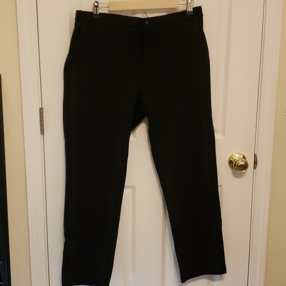 Uniqlo Mens Black Stretchy Slacks